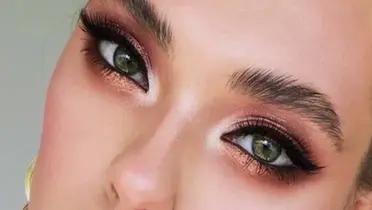 Haz que tus ojos se vean más claros con maquillaje natutal: 5 trucos para lograrlo