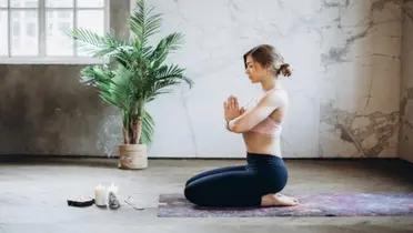 La Postura Ideal para meditar y el poder que hay detrás de las piedras